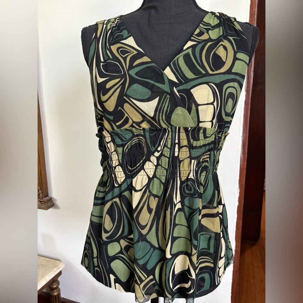 Stylish Green and Black Sleeveless Women's Top-